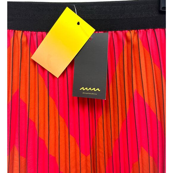 NWT Le Superbe Red Pleated Chevron Skirt, Long, Elastic Waist, Women’s Size M - Picture 6 of 8